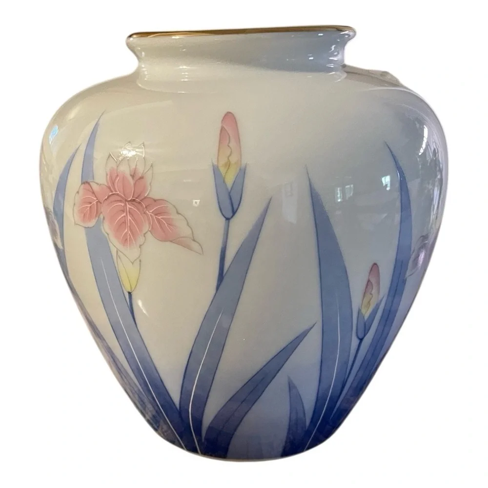 Otagiri (OMC) Vintage Porcelain Vase, Hand-Painted Iris Blue Design, Gold Rim